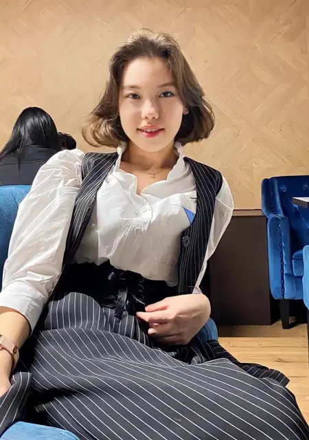 Алина из Праги, мне 26, познакомлюсь для общения