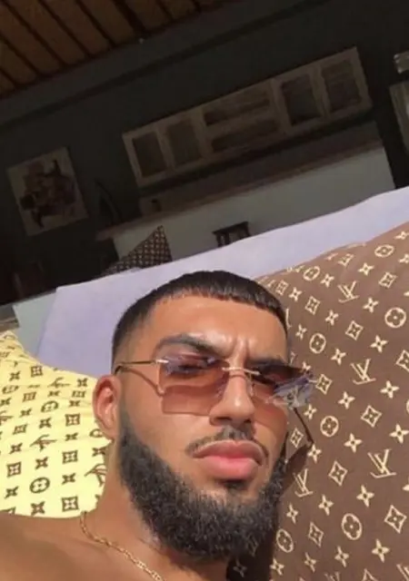 Yacine de Alicante, tengo 28 años, listo para conocer para viaje