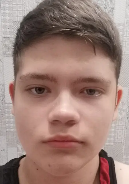 Денис з Миколаєва, мені 20 років, познайомлюсь для спілкування