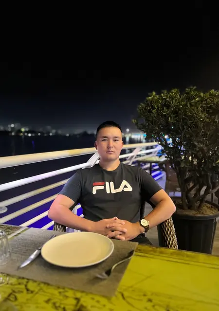 Я Нурик, 27, знакомлюсь без обязательств в Душанбе