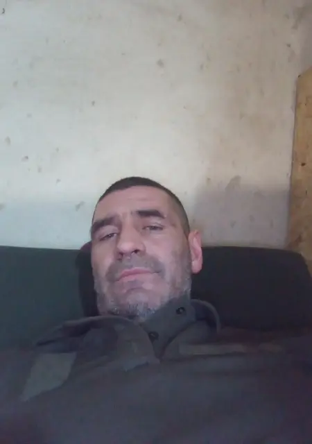 Я Саня, 43, из Доброполья, ищу знакомства без обязательств