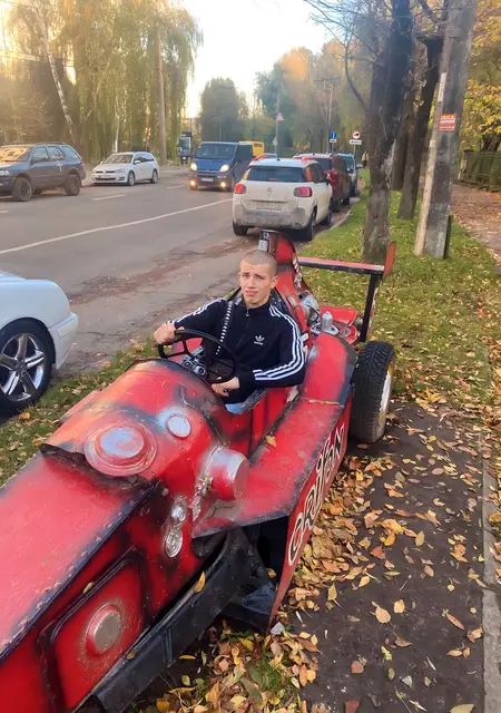 Я Олег, 20, из Тернополя, ищу знакомство для дружбы