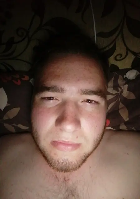 Я Максим, 24, из Броваров, ищу знакомства без обязательств