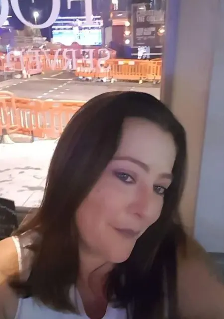 I'm Julia, 35 from London, seeking connections