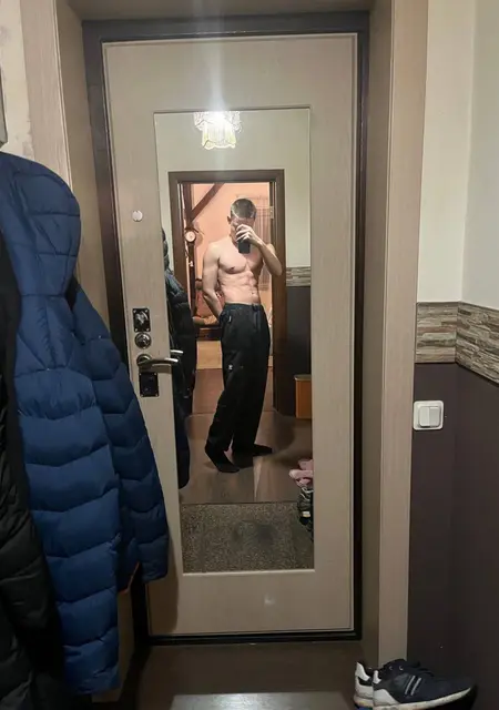 Витя из Бухареста, мне 19, познакомлюсь для открытые отношения