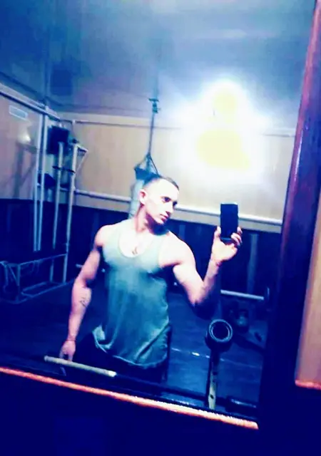 Я Александр, 32 років з Черкас, шукаю знайомства на одну ніч