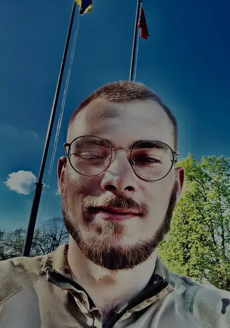 Я Станислав, 23 років з Києва, шукаю знайомства на одну ніч