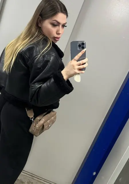 Николь из Киева, мне 25, познакомлюсь для приятного времяпровождения