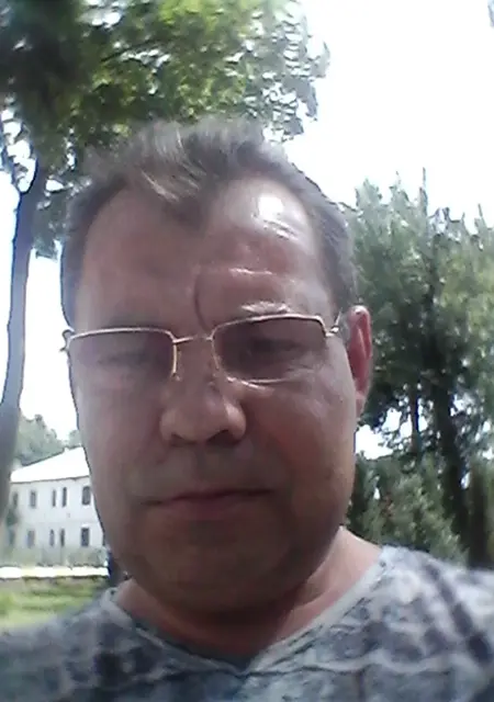 Oleg з Чернігова, мені 50 років, познайомлюсь для приємного проведення часу