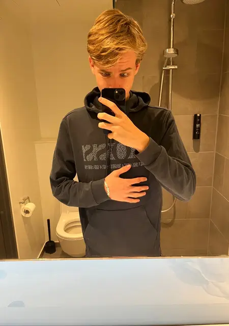 Gustav из Хёганес, ищу на сайте знакомства на одну ночь