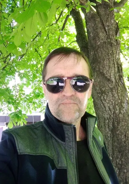 Алекс з Києва, мені 55 років, познайомлюсь без зобов'язань