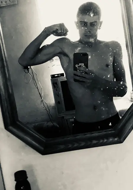 Ігор из Ужгорода, мне 20, познакомлюсь на одну ночь