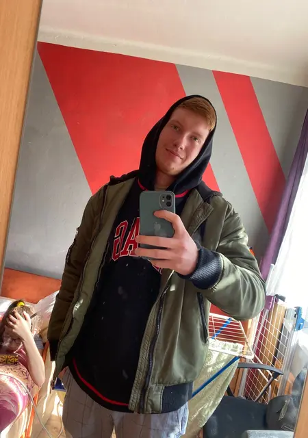 Я Jan, 22, знакомлюсь для вирта в Брно