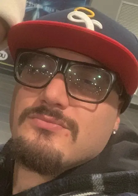 Luca из Булонь-сюр-Мер, ищу на сайте знакомства без обязательств