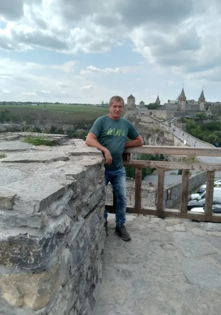 Я Олег, 54, из Николаева, ищу знакомства на одну ночь