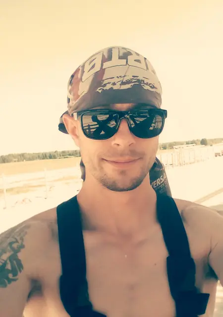 Я Евгений, 35, из Борисова, ищу знакомство для постоянных отношений