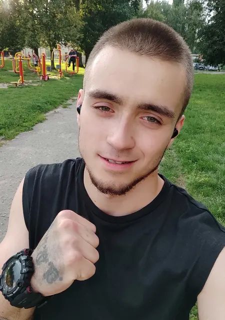 Виктор из Сум, ищу на сайте знакомства без обязательств