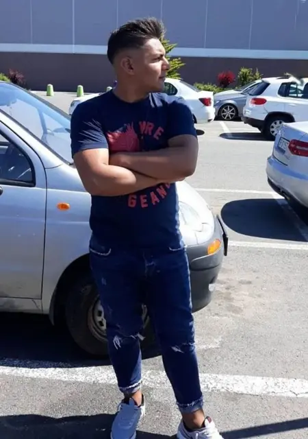 Я Constantin, 21, из Бухареста, ищу знакомство