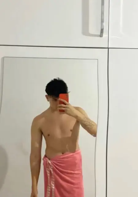 Eray из Анталии, мне 21, познакомлюсь на одну ночь