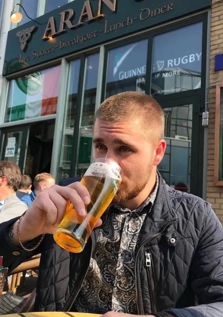 Кирилл из Лондона, мне 19, познакомлюсь без обязательств