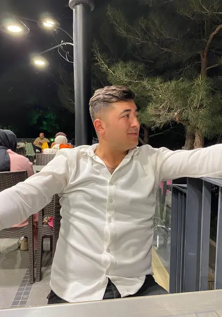 Я Burak, 27, знакомлюсь без обязательств в Анкаре