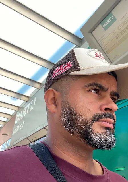 Я Eduin Leonel, 39, знакомлюсь для открытые отношения в Sabadell