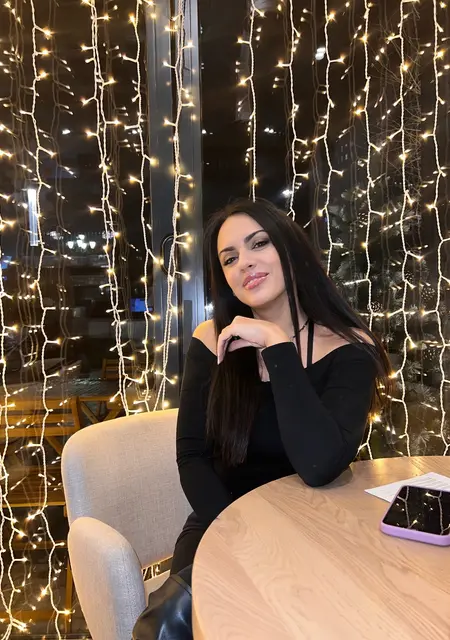 Soy Anna, 38 años de Torrevieja, busco conocer gente para chatear