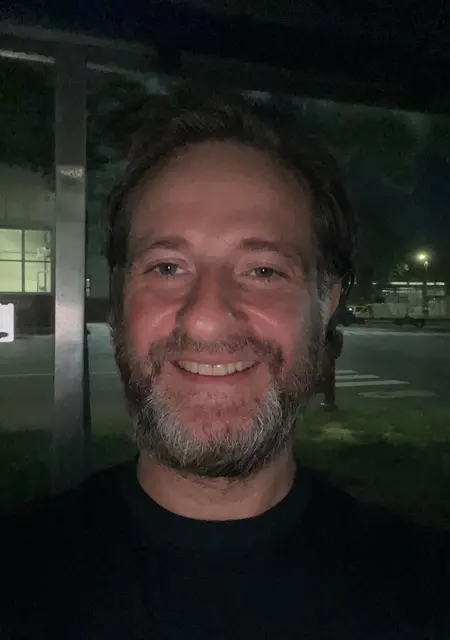 Lucky из Дюссельдорфа, мне 43, познакомлюсь для приятного времяпровождения