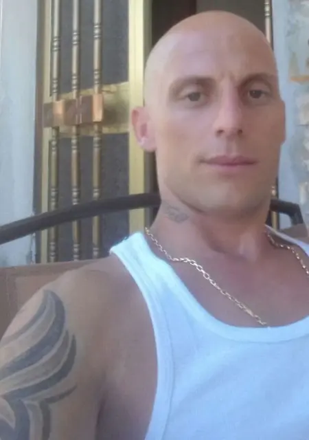 Alex из Бухареста, мне 35, познакомлюсь