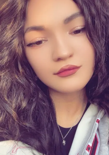 Я Aizada, 19, из Бишкека, ищу знакомства без обязательств