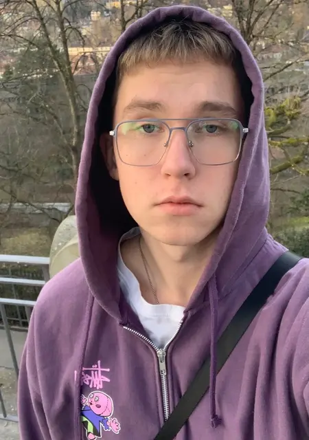 Юра из Айнзидельн, мне 19, познакомлюсь на одну ночь