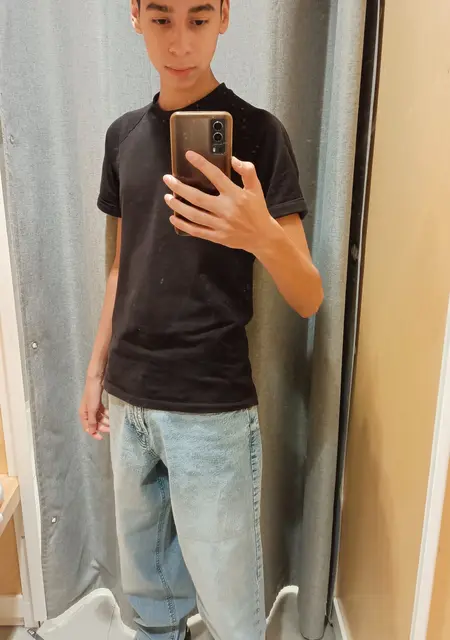 Soy Mohamed Ali, 19 años, conociéndome para relación sin ataduras en Granada