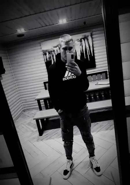 Дмитро з Черкас, шукаю на сайті постійні стосунки