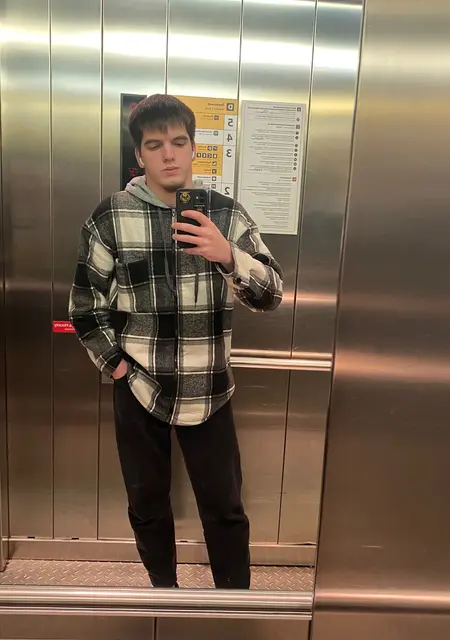 Я Зайнутдин, 20, из Мадрида, ищу знакомства без обязательств