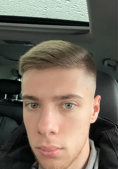 Я Serhii, 22 років, знайомлюсь для відкриті стосунки у Кам'янському