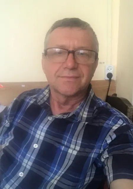 Олександр з Києва, мені 62 років, познайомлюсь для вірт