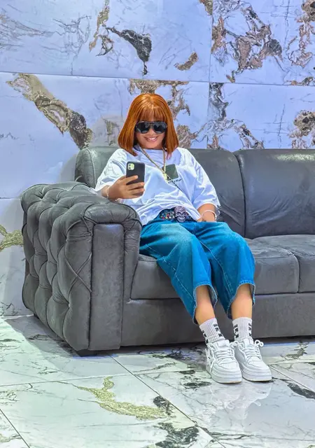 I'm Princess, 21, looking to meet for open relationship in London