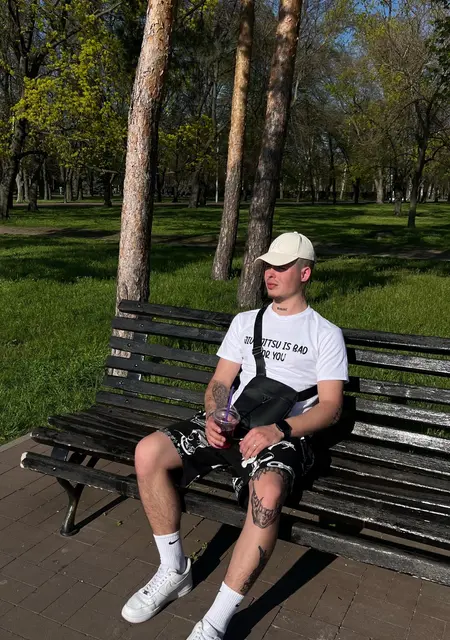 Едик з Кременчука, шукаю на сайті постійні стосунки