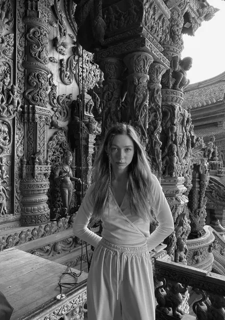 Даша из Дубая, ищу на сайте постоянные отношения