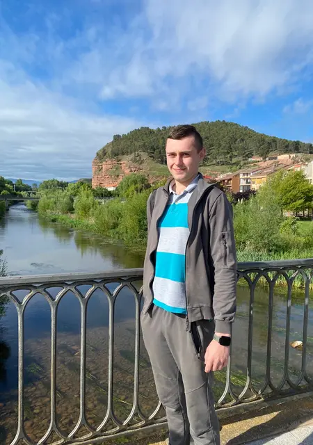 Soy Andriy, 24 años de Logroño, busco conocer gente para pasatiempo agradable