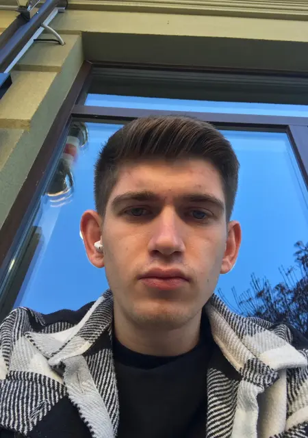 Я Олег, 24 років, знайомлюсь без зобов'язань у Коломия