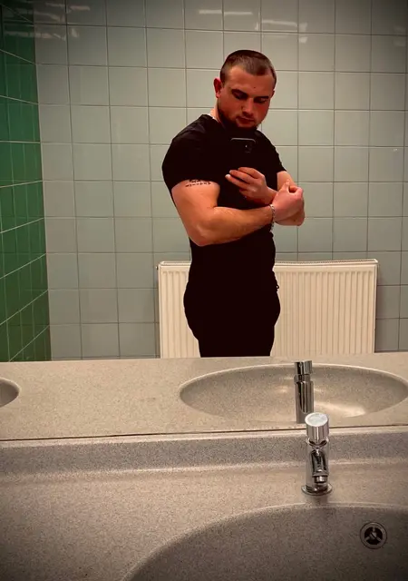 Я Emil, 28, знакомлюсь без обязательств в Младе-болеславе