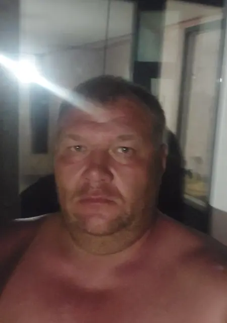 Я Денис, 45, из Новопскова, ищу знакомства на одну ночь