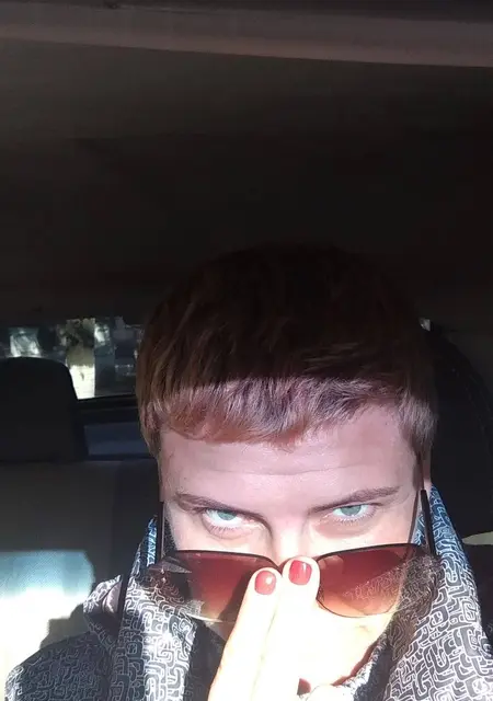 Елена из Донецка, ищу на сайте постоянные отношения