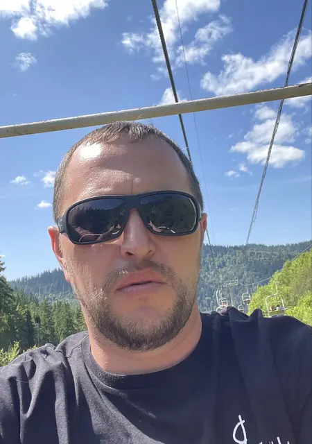 Я Gender, 40, из Львова, ищу знакомство для приятного времяпровождения