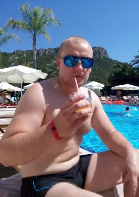 Я Александр, 35, знакомлюсь без обязательств в Речице