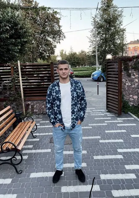 Егор из Сум, ищу на сайте знакомства на одну ночь