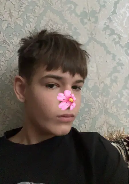 Я Анис, 20, знакомлюсь на одну ночь в Дронтене