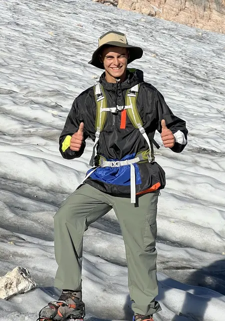 Кирилл из Салоников, ищу на сайте приятное времяпровождение