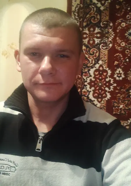 Я Евгений, 29, из Енакиева, ищу знакомства без обязательств